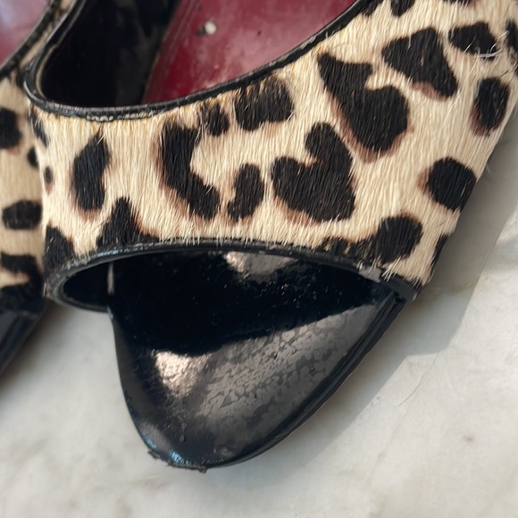 🔥5 for $15🔥 - White House Black Market unique “hair” material heels - Size 9 - Picture 8 of 16